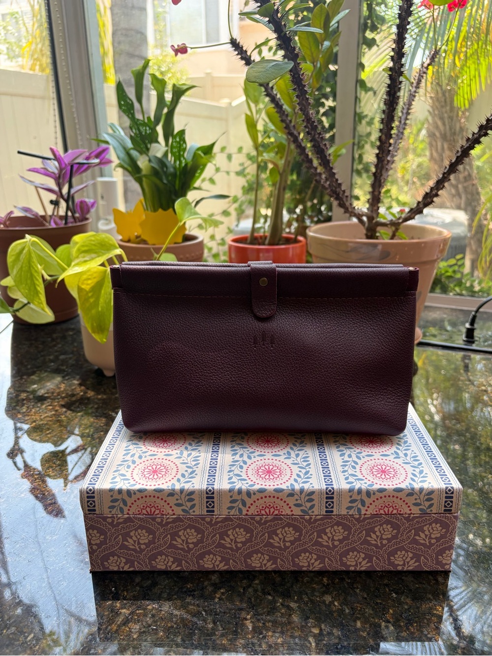 Portland Leather Plum Famed Frame Pouch - Picture 2 of 9